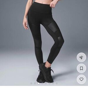 ALO Yoga Black Ribbed Leggings